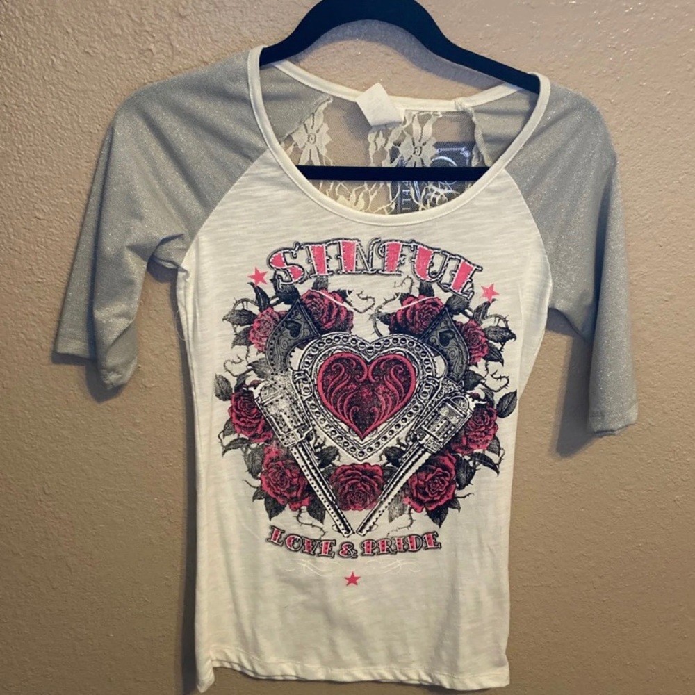 Women’s quarter sleeve shirt